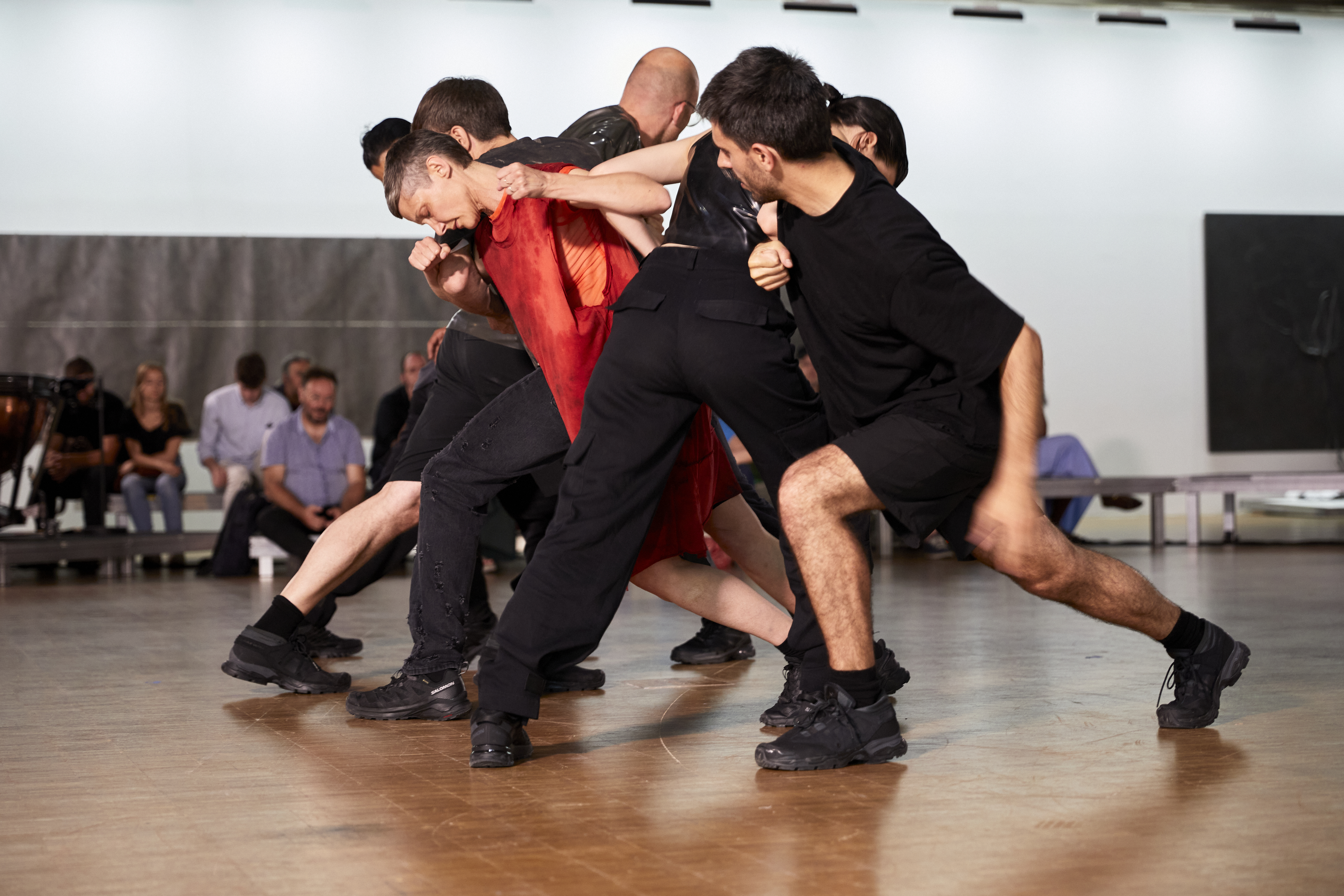 Ula Sickle, Holding Present, © Rasa Juškevičiūtė - Centre Pompidou Paris